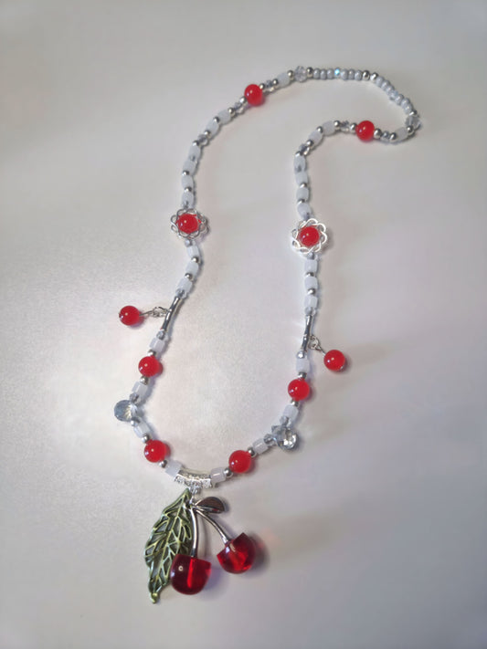 Beaded necklace in red, white and silver